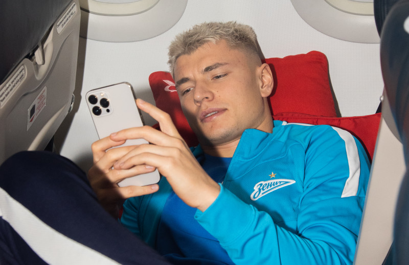 Команда «Зенит» в «Пулково» перед вылетом на матч с «Торпедо»