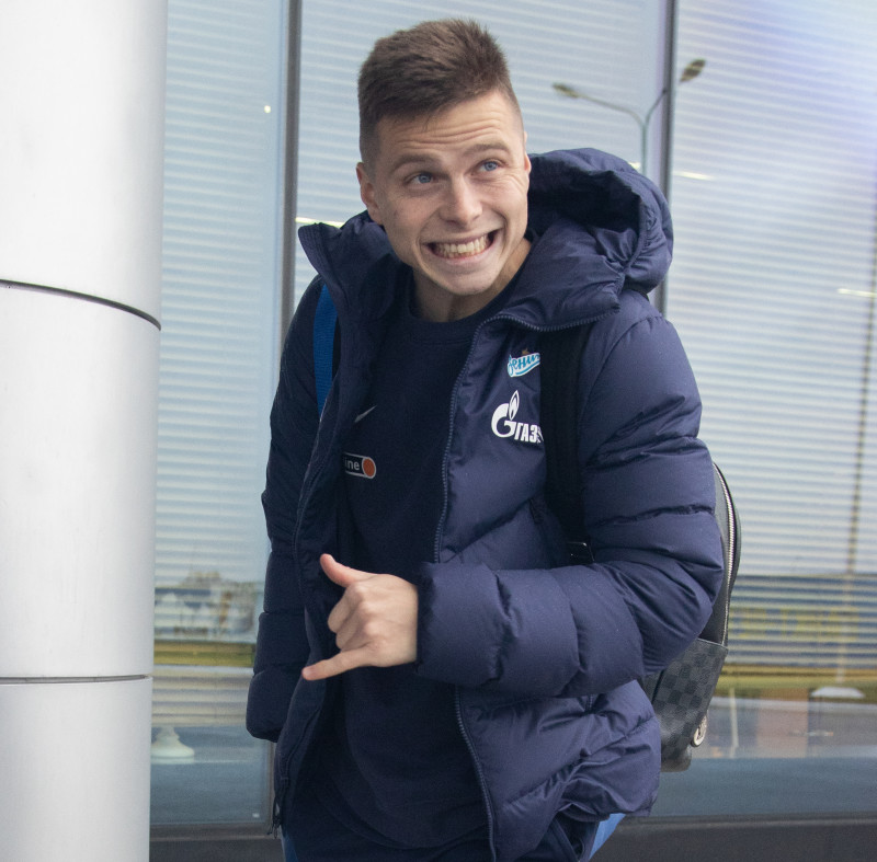 Команда «Зенит» в «Пулково» перед вылетом на матч с «Торпедо»