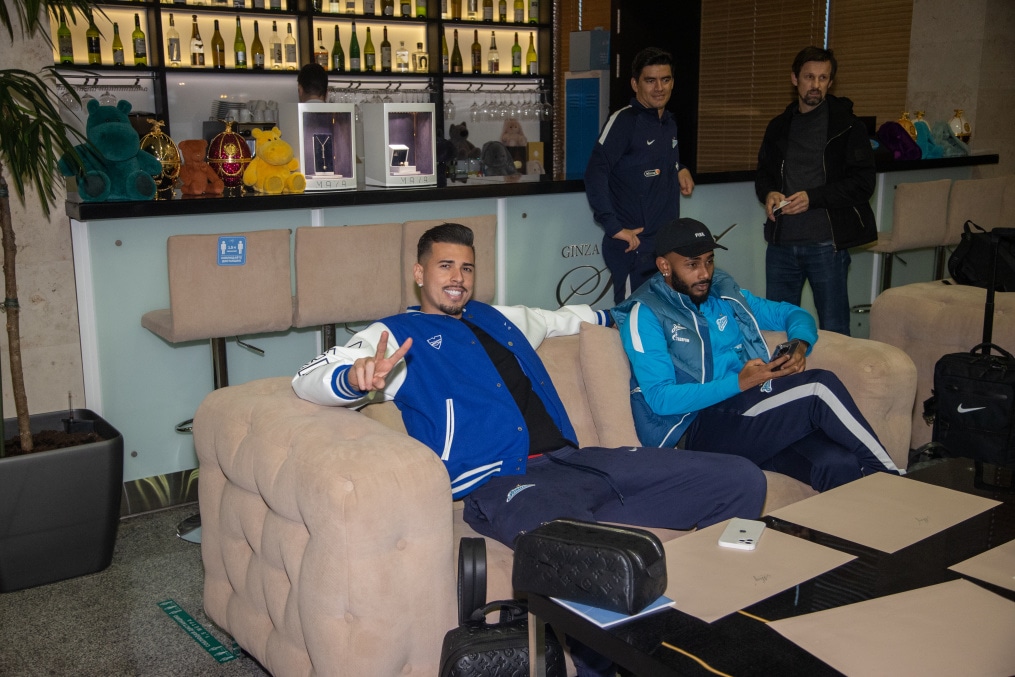 Команда «Зенит» в «Пулково» перед вылетом на матч с «Торпедо»