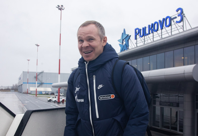 Команда «Зенит» в «Пулково» перед вылетом на матч с «Торпедо»