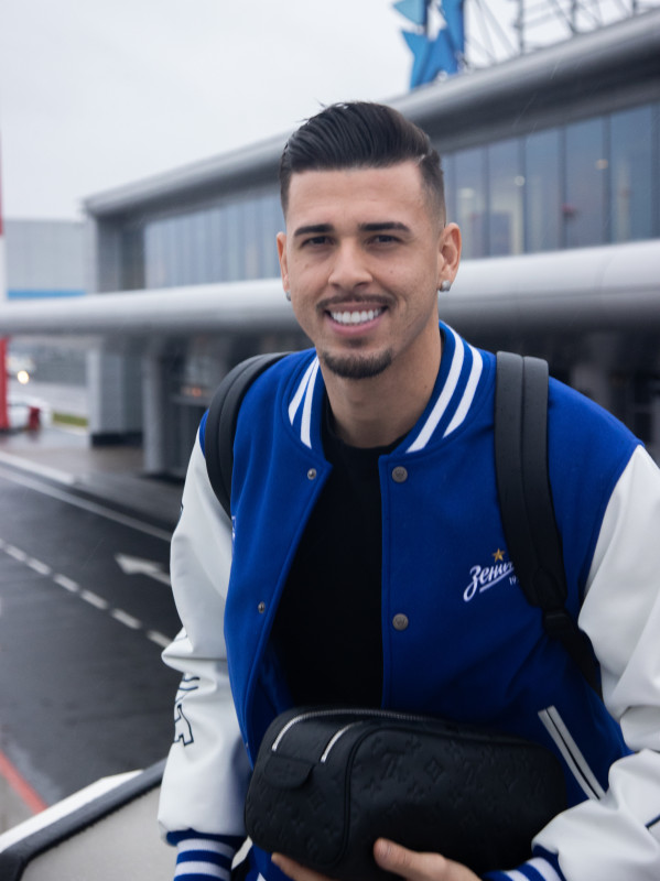 Команда «Зенит» в «Пулково» перед вылетом на матч с «Торпедо»