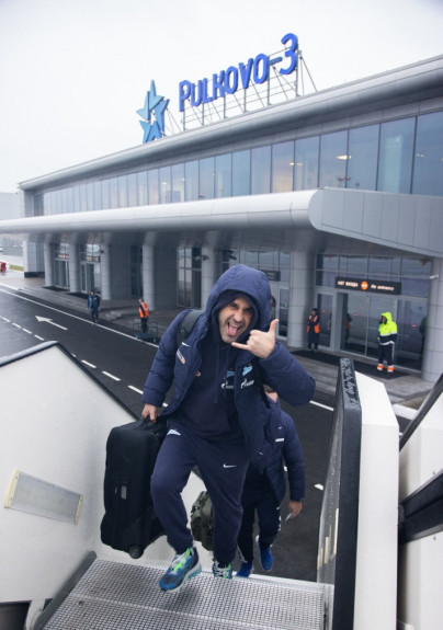 Команда «Зенит» в «Пулково» перед вылетом на матч с «Торпедо»