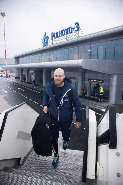 Команда «Зенит» в «Пулково» перед вылетом на матч с «Торпедо»