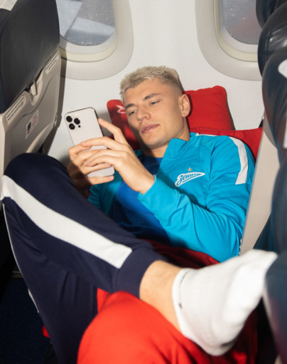 Команда «Зенит» в «Пулково» перед вылетом на матч с «Торпедо»