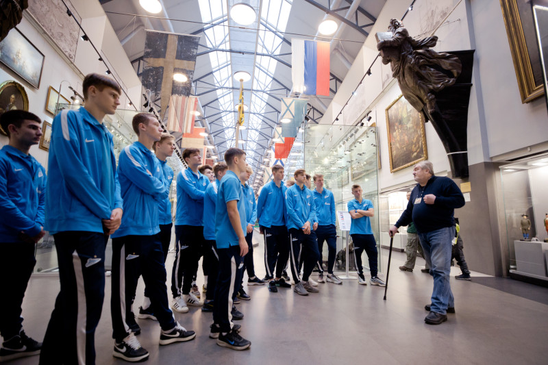 Воспитанники Академии на экскурсии в Военно-Морском музее