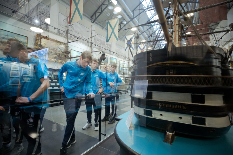 Воспитанники Академии на экскурсии в Военно-Морском музее