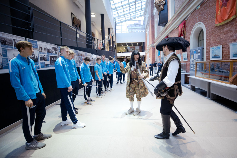 Воспитанники Академии на экскурсии в Военно-Морском музее