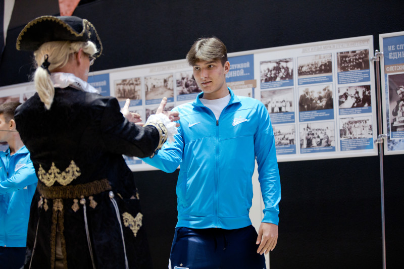 Воспитанники Академии на экскурсии в Военно-Морском музее