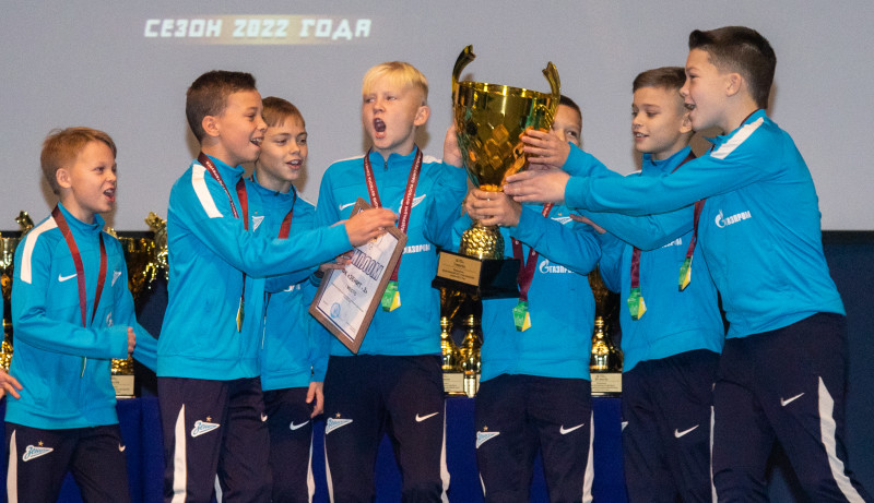 Церемония награждения победителей Первенства Санкт-Петербурга по футболу