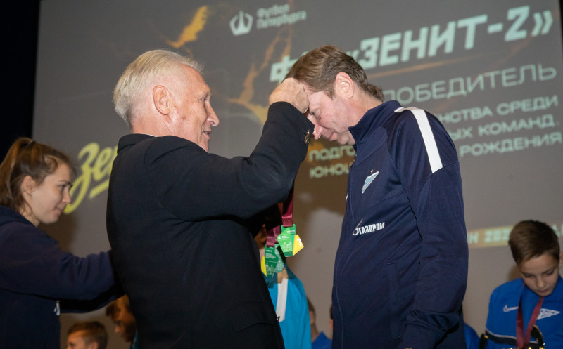 Церемония награждения победителей Первенства Санкт-Петербурга по футболу