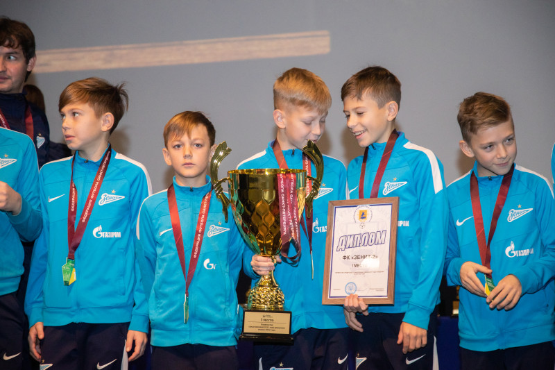 Церемония награждения победителей Первенства Санкт-Петербурга по футболу