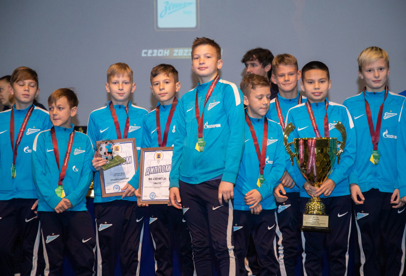 Церемония награждения победителей Первенства Санкт-Петербурга по футболу