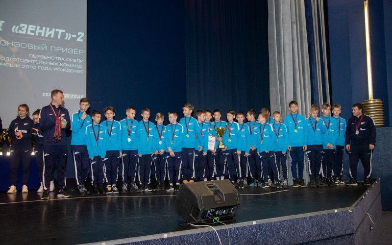 Церемония награждения победителей Первенства Санкт-Петербурга по футболу