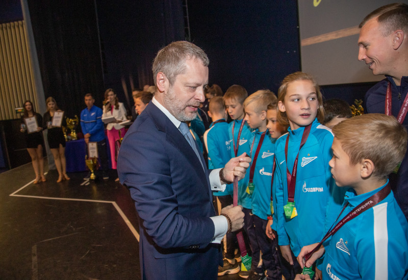 Церемония награждения победителей Первенства Санкт-Петербурга по футболу