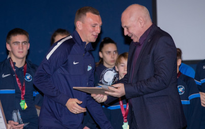 Церемония награждения победителей Первенства Санкт-Петербурга по футболу