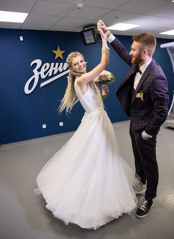 Свадебная церемония в перерыве матча «Зенит» — «Спартак»