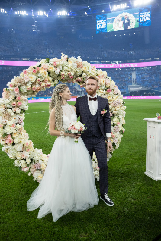 Свадебная церемония в перерыве матча «Зенит» — «Спартак»