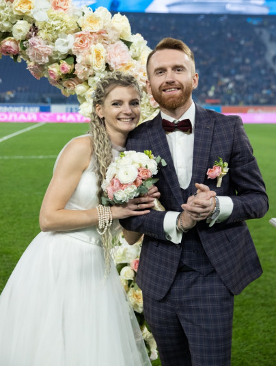 Свадебная церемония в перерыве матча «Зенит» — «Спартак»