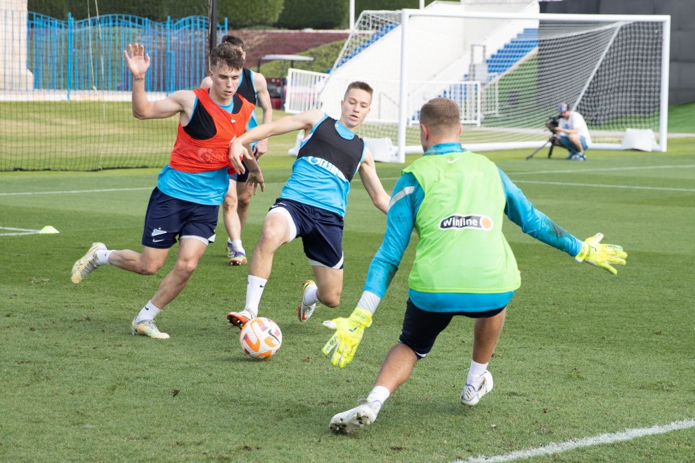 «Газпром»-тренировочные сборы в Катаре: 19 января, утренняя тренировка