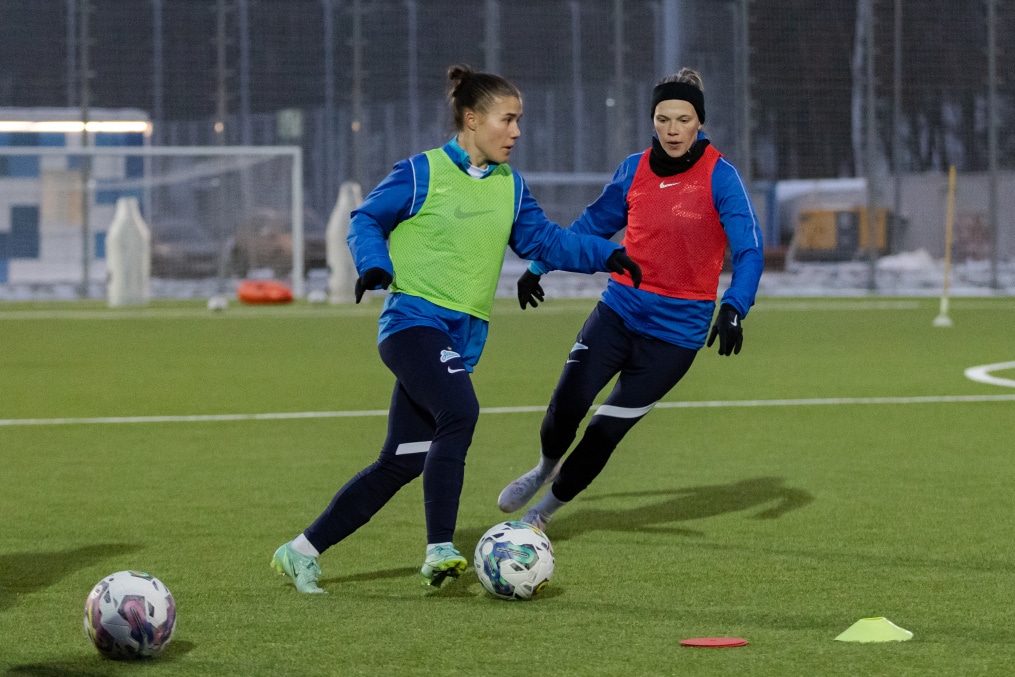 Первая тренировка женской команды в Удельном парке сезона 2023 года