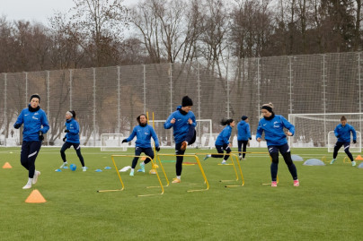Первая тренировка женской команды в Удельном парке сезона 2023 года
