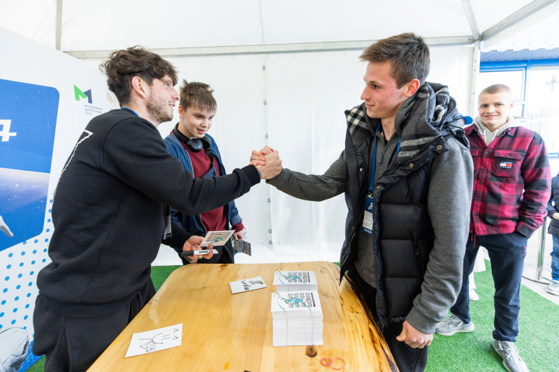 Автограф-сессия 2DROTS перед матчем МФЛ 2022/23, 24-й тур, «Зенит» — «Краснодар»