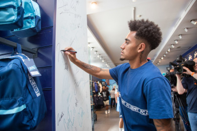 Презентация Ду Кейроса во флагманском магазине ФК «Зенит»