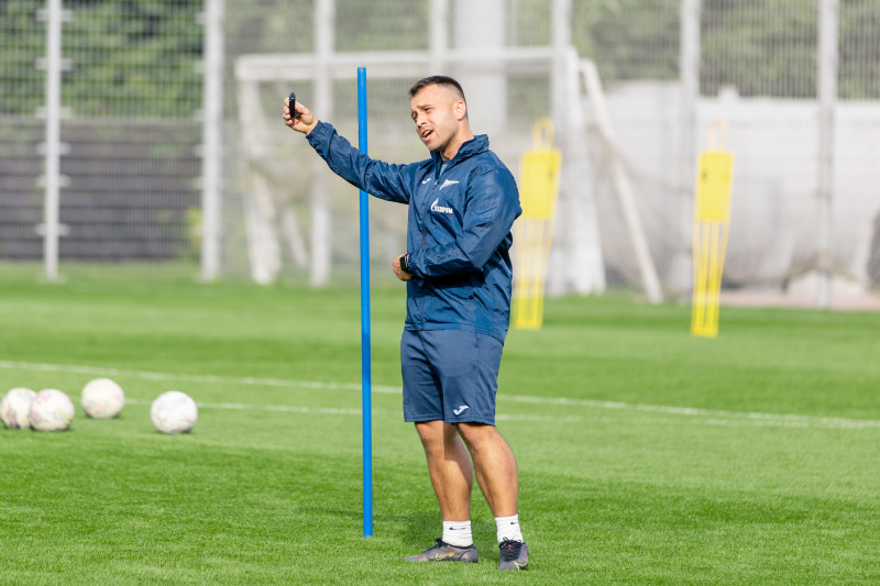 Тренировка женской команды в Удельном парке