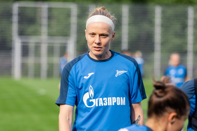 Тренировка женской команды в Удельном парке