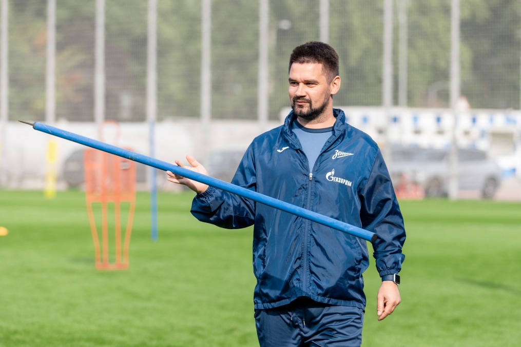 Тренировка женской команды в Удельном парке