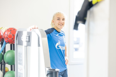 Тренировка женской команды в Удельном парке