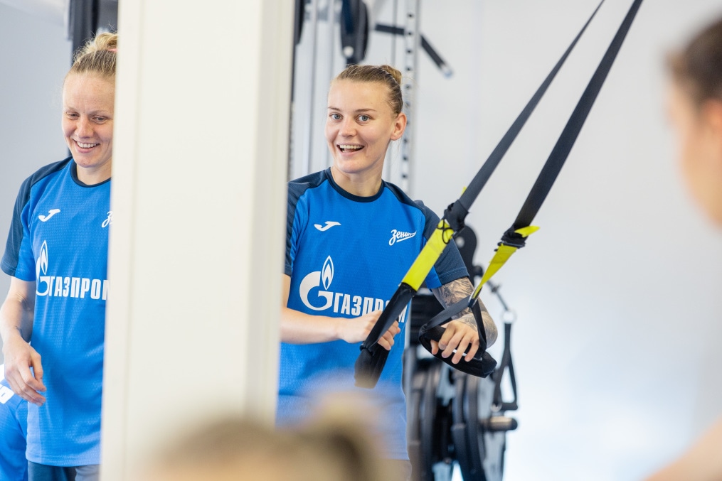 Тренировка женской команды в Удельном парке