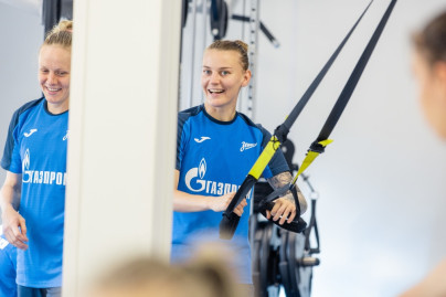 Тренировка женской команды в Удельном парке