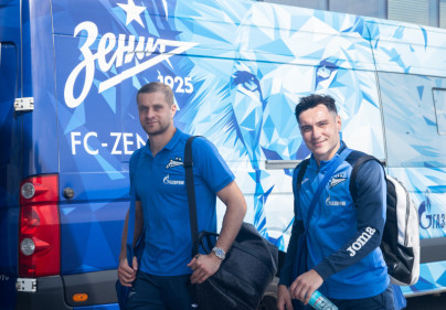 Команда «Зенит» перед вылетом на матч за Суперкубок с ЦСКА