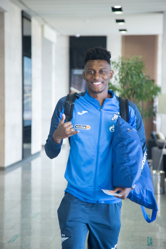 Команда «Зенит» перед вылетом на матч за Суперкубок с ЦСКА