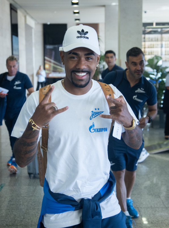 Команда «Зенит» перед вылетом на матч за Суперкубок с ЦСКА