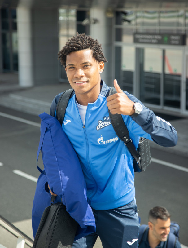 Команда «Зенит» перед вылетом на матч за Суперкубок с ЦСКА