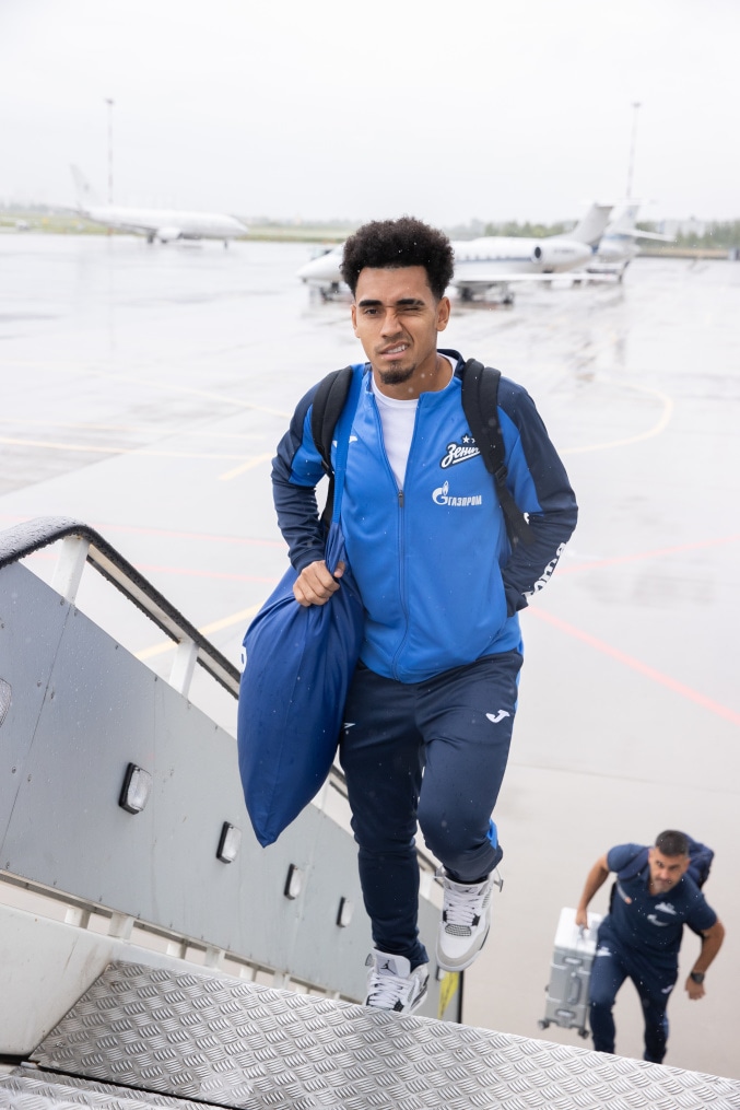 Вылет команды «Зенит» в город Ростов-на-Дону на матч с «Ростовом»