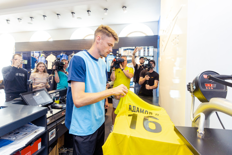 Презентация Страхини Эраковича и Дениса Адамова в официальном магазине «Зенит»