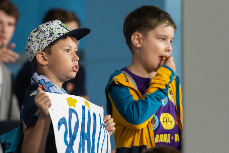 Болельщики на матче 18-го тура Cуперлиги 2023,  «Зенит» — «Енисей».