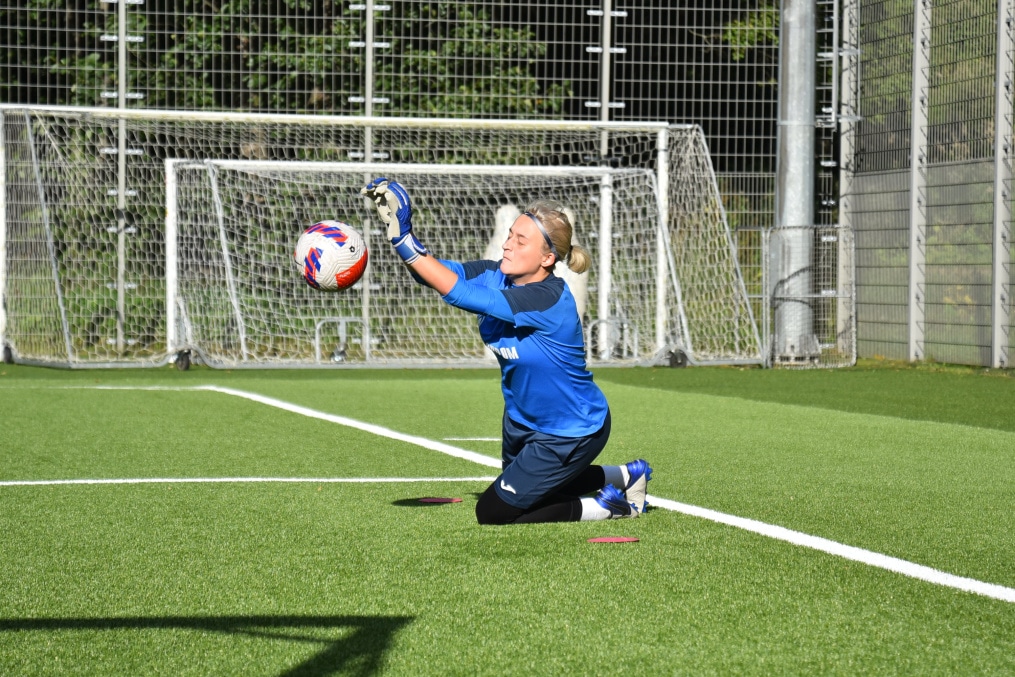 Тренировка женской молодежной команды «Зенит» перед матчем с «Локомотив»-M