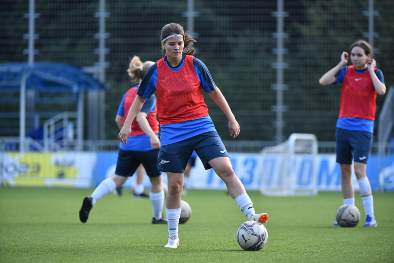 Тренировка женской молодежной команды «Зенит» перед матчем с «Локомотив»-M