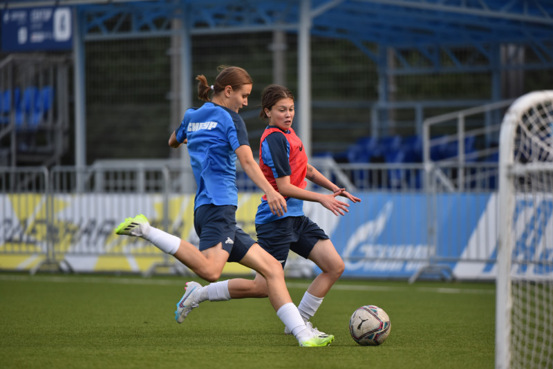 Тренировка женской молодежной команды «Зенит» перед матчем с «Локомотив»-M