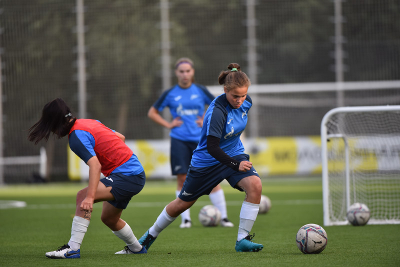 Тренировка женской молодежной команды «Зенит» перед матчем с «Локомотив»-M