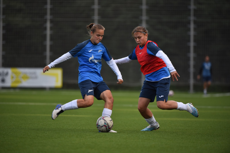 Тренировка женской молодежной команды «Зенит» перед матчем с «Локомотив»-M
