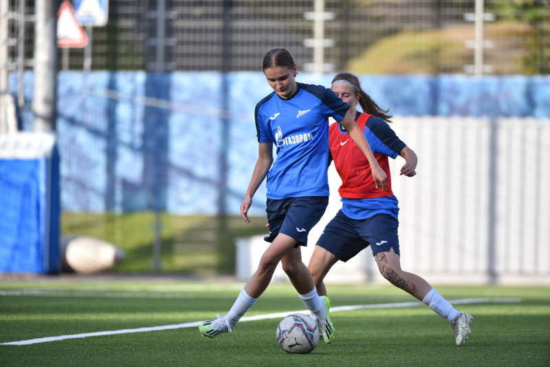 Тренировка женской молодежной команды «Зенит» перед матчем с «Локомотив»-M