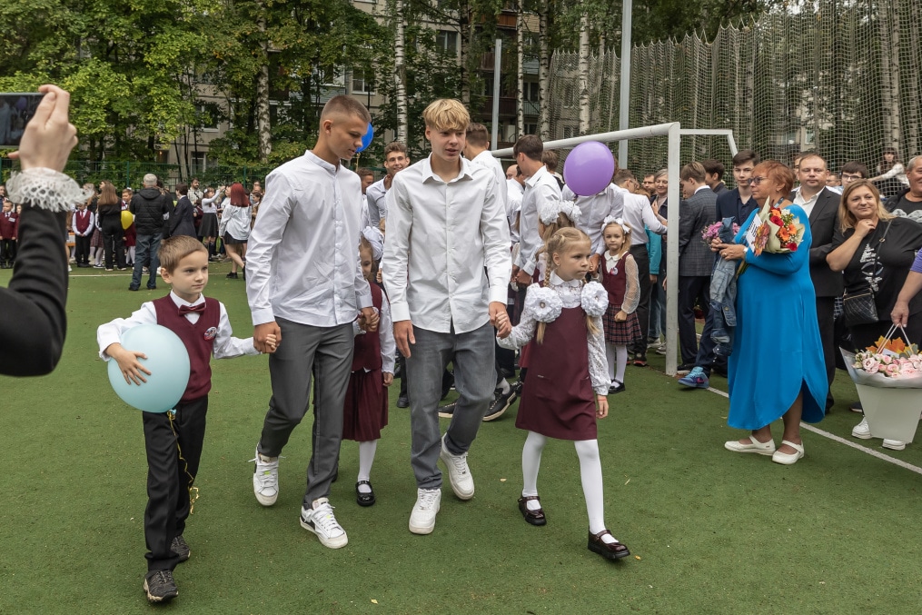 Воспитанники «Газпром»-Академии на «Дне знаний» в лицее № 95