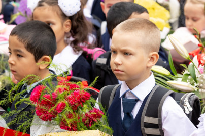 «Футбол в школе». Игрок «Зенита 2» Роман Ногтев на линейке в школе №110