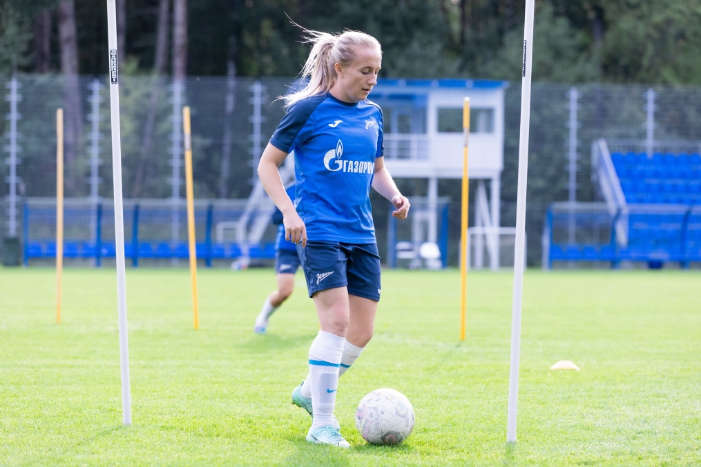 Тренировка женской команды «Зенит» перед матчем со «Звездой-2005»