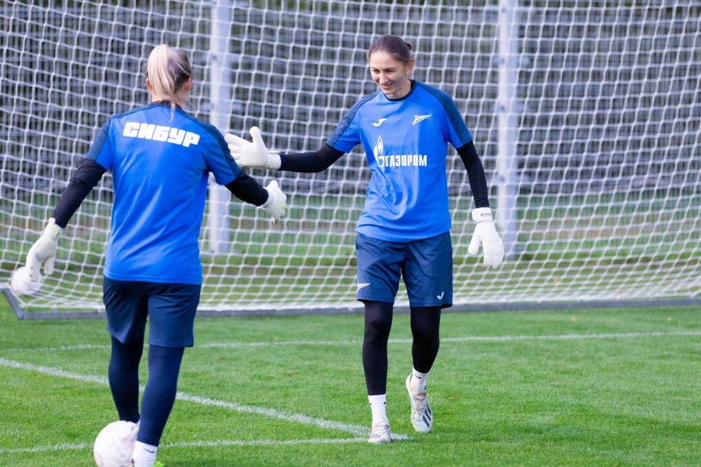 Тренировка женской команды «Зенит» перед матчем со «Звездой-2005»
